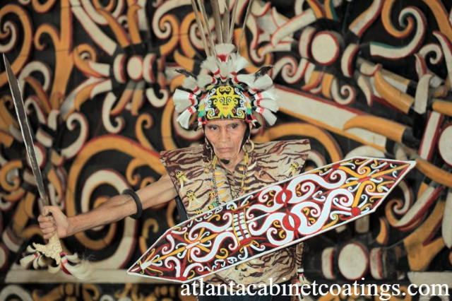 Pesona Desa Dayak Pampang: Budaya, Kerajinan, dan Alam